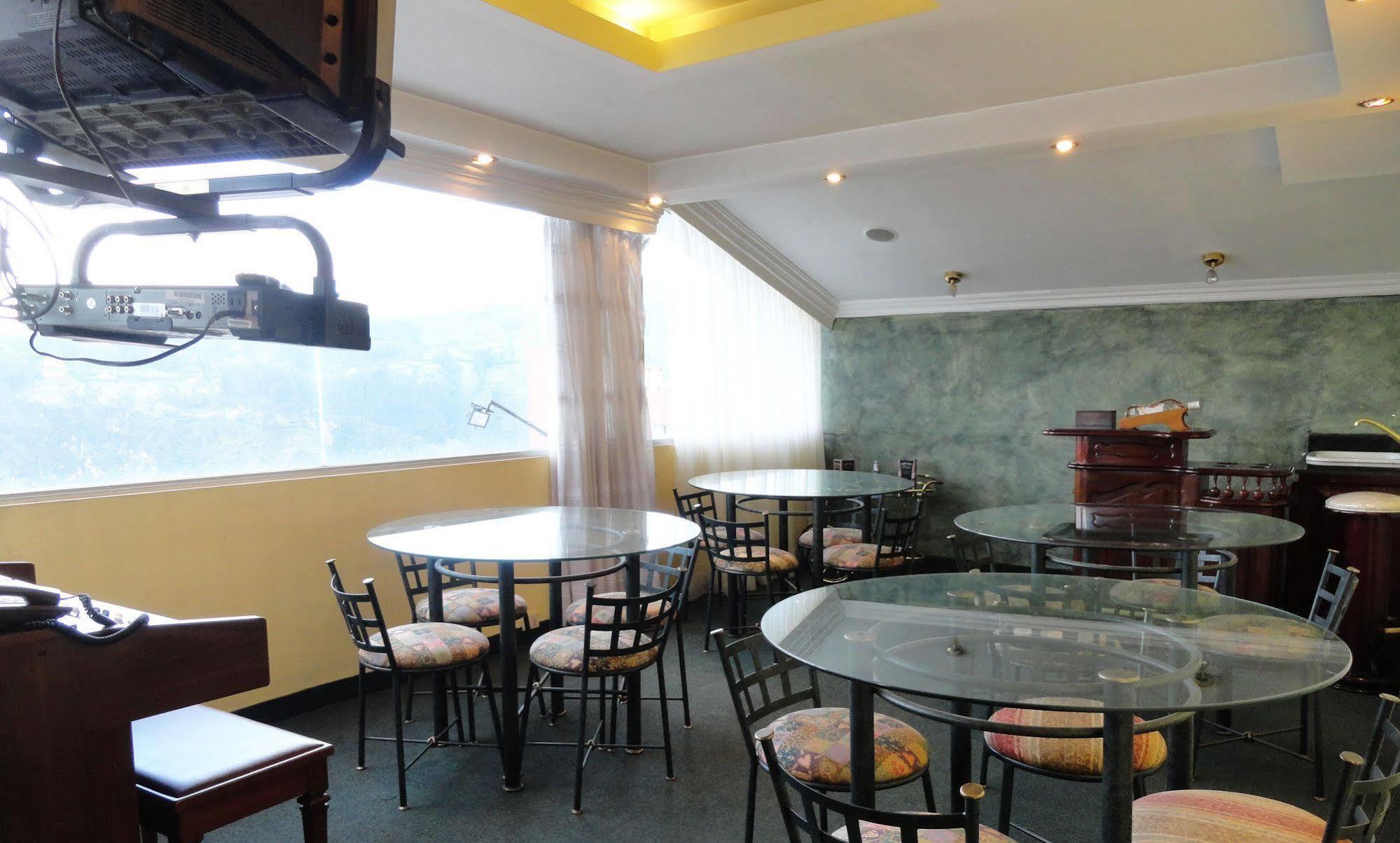 Hotel Suites Gonzalez Suarez Quito Kültér fotó