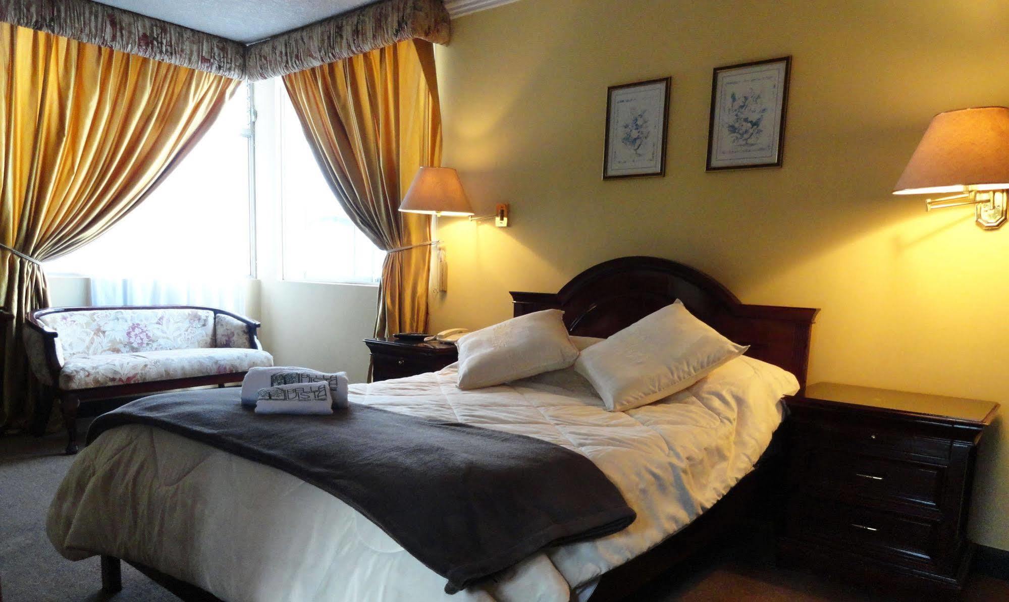 Hotel Suites Gonzalez Suarez Quito Kültér fotó